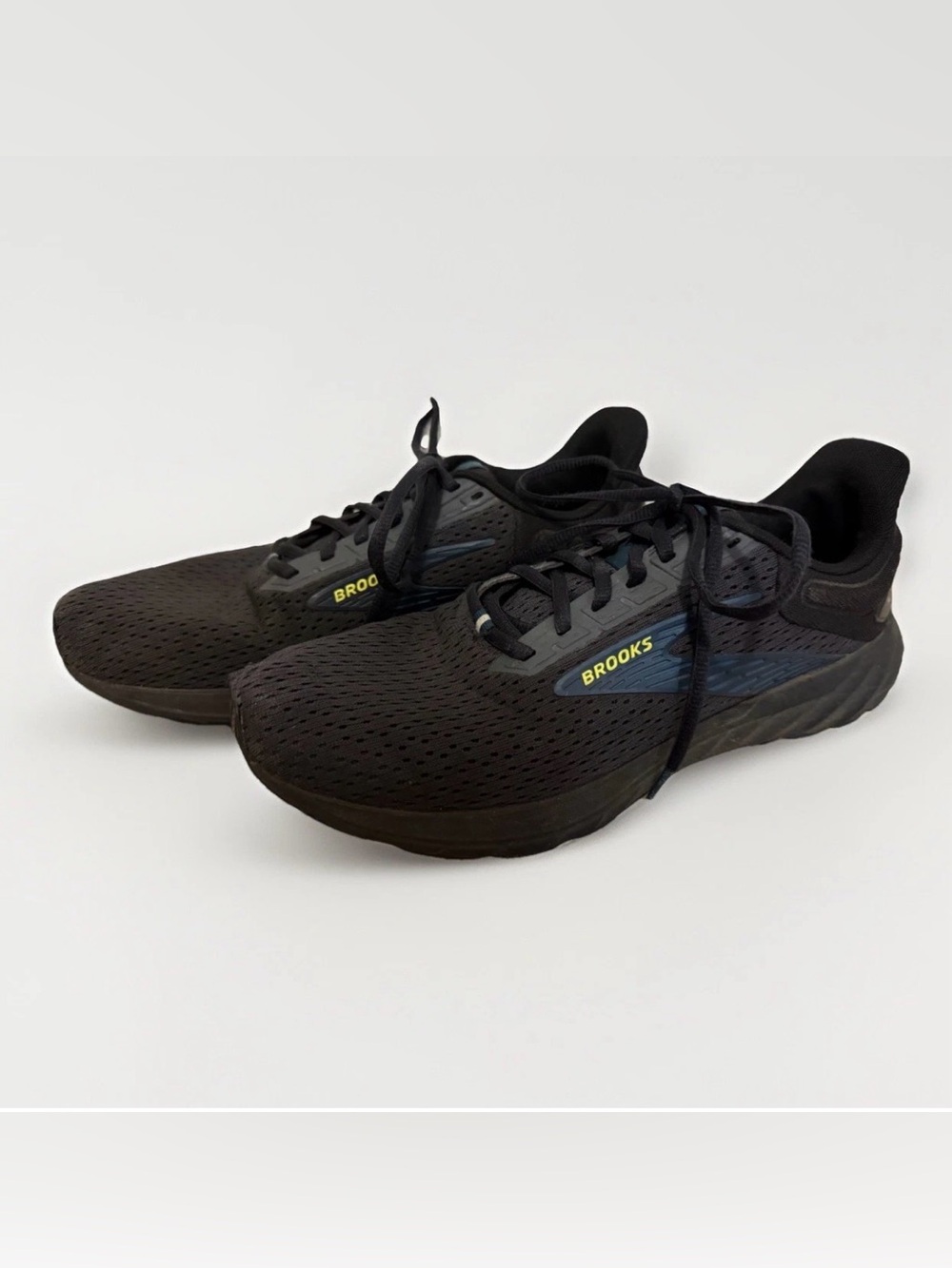 Brooks Anthem 6 Shoes Mens Size 9.5 Black Mesh Running Sneakers 43 EUR